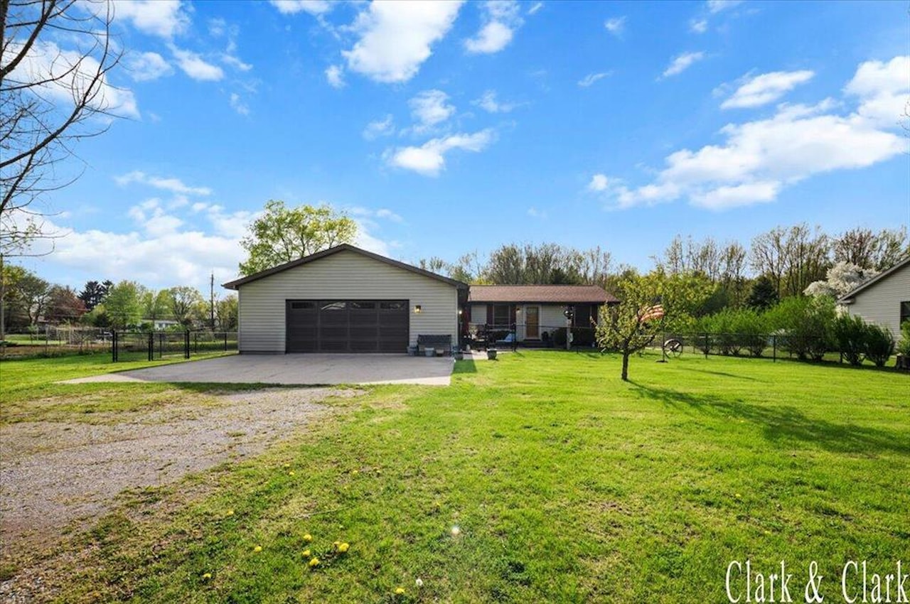 309 N 1st St in Saginaw, MI Photo 13