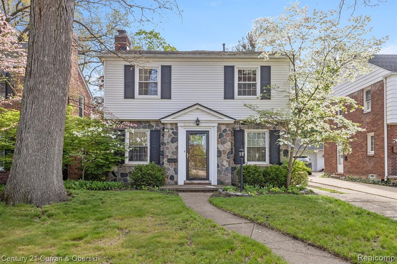 645 Elmwood St in Dearborn, MI Photo 3