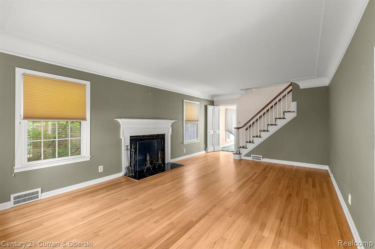 645 Elmwood St in Dearborn, MI Photo 7