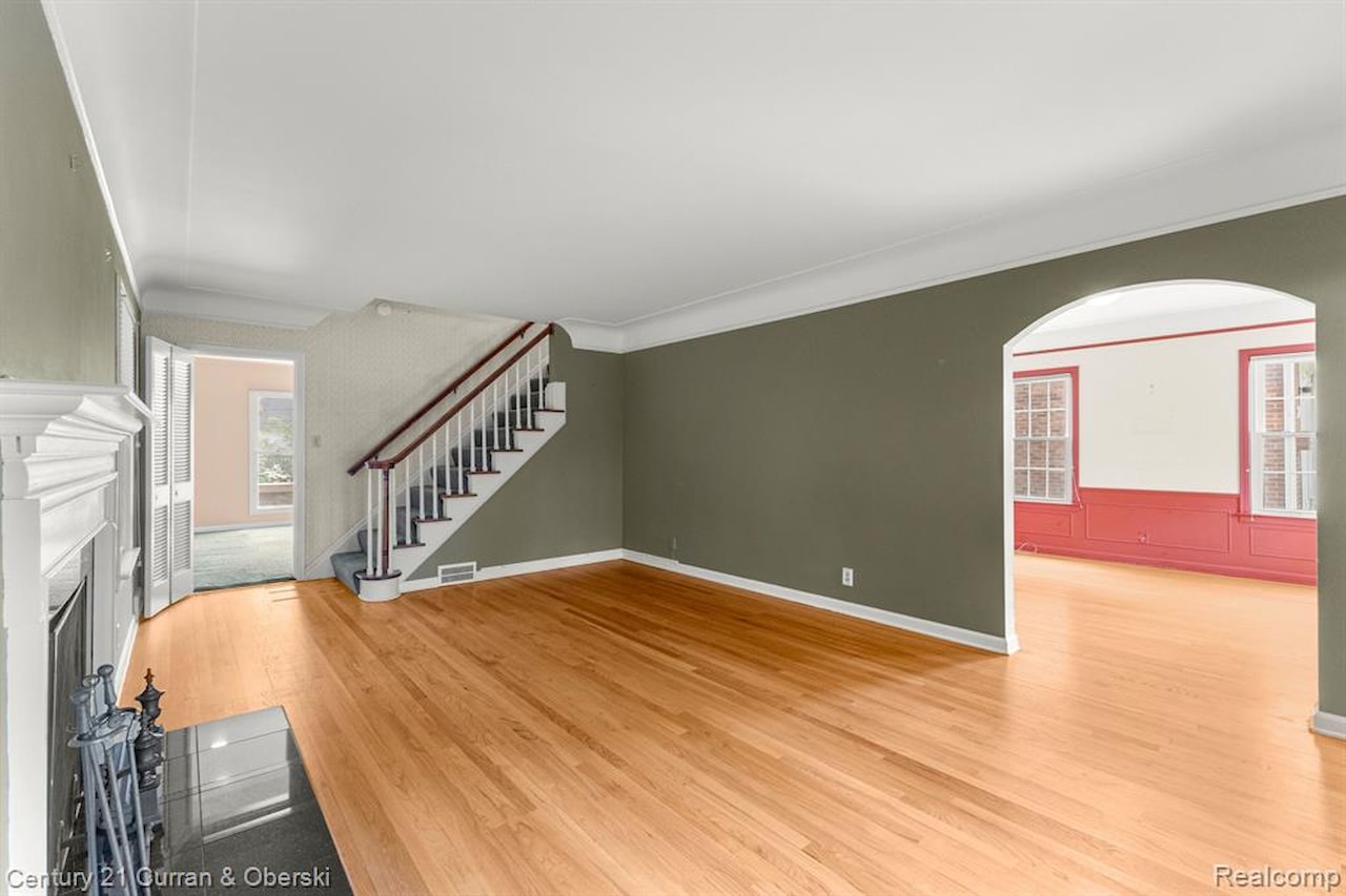 645 Elmwood St in Dearborn, MI Photo 8