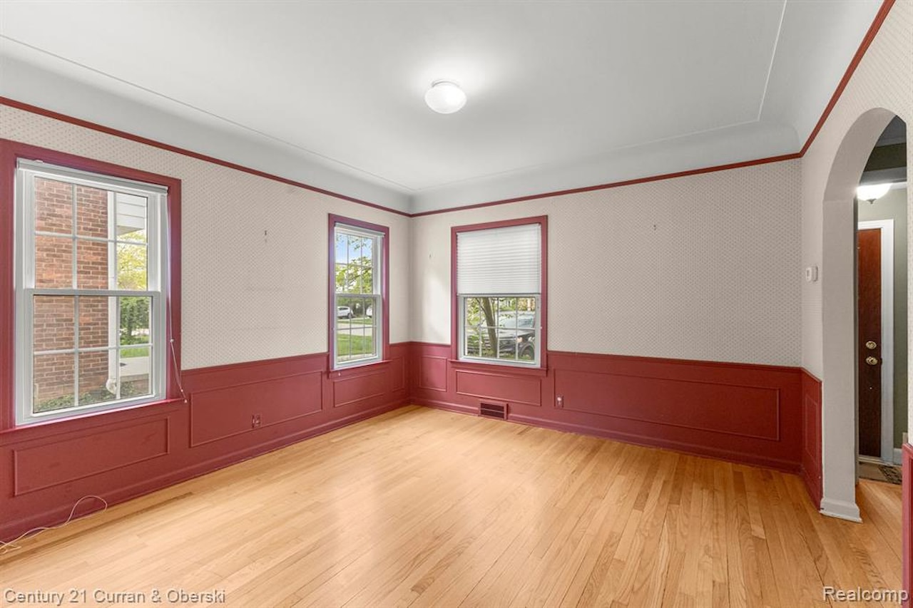 645 Elmwood St in Dearborn, MI Photo 10