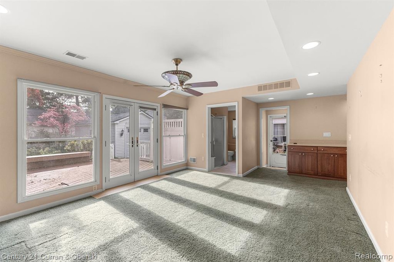 645 Elmwood St in Dearborn, MI Photo 17