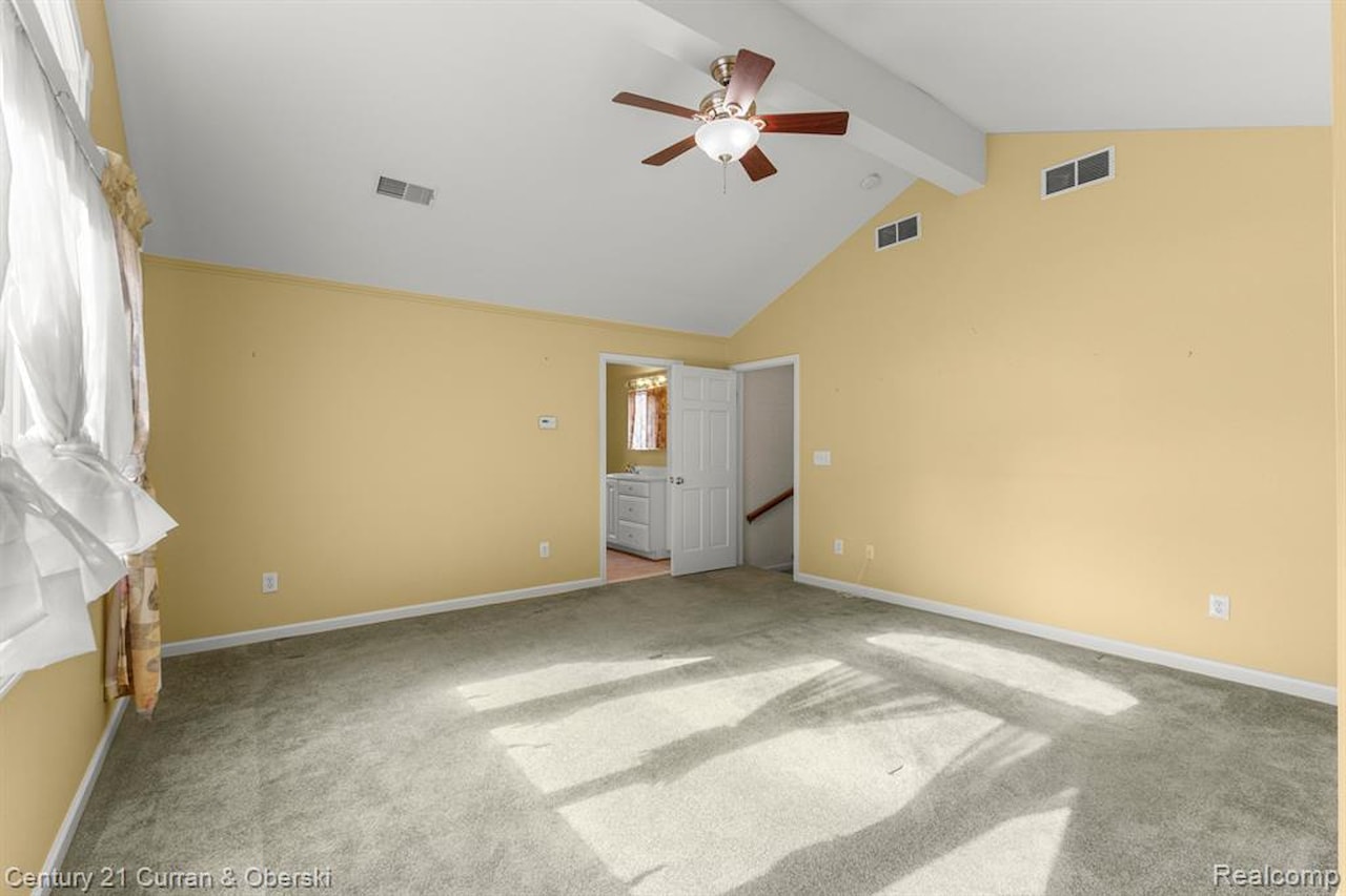 645 Elmwood St in Dearborn, MI Photo 22