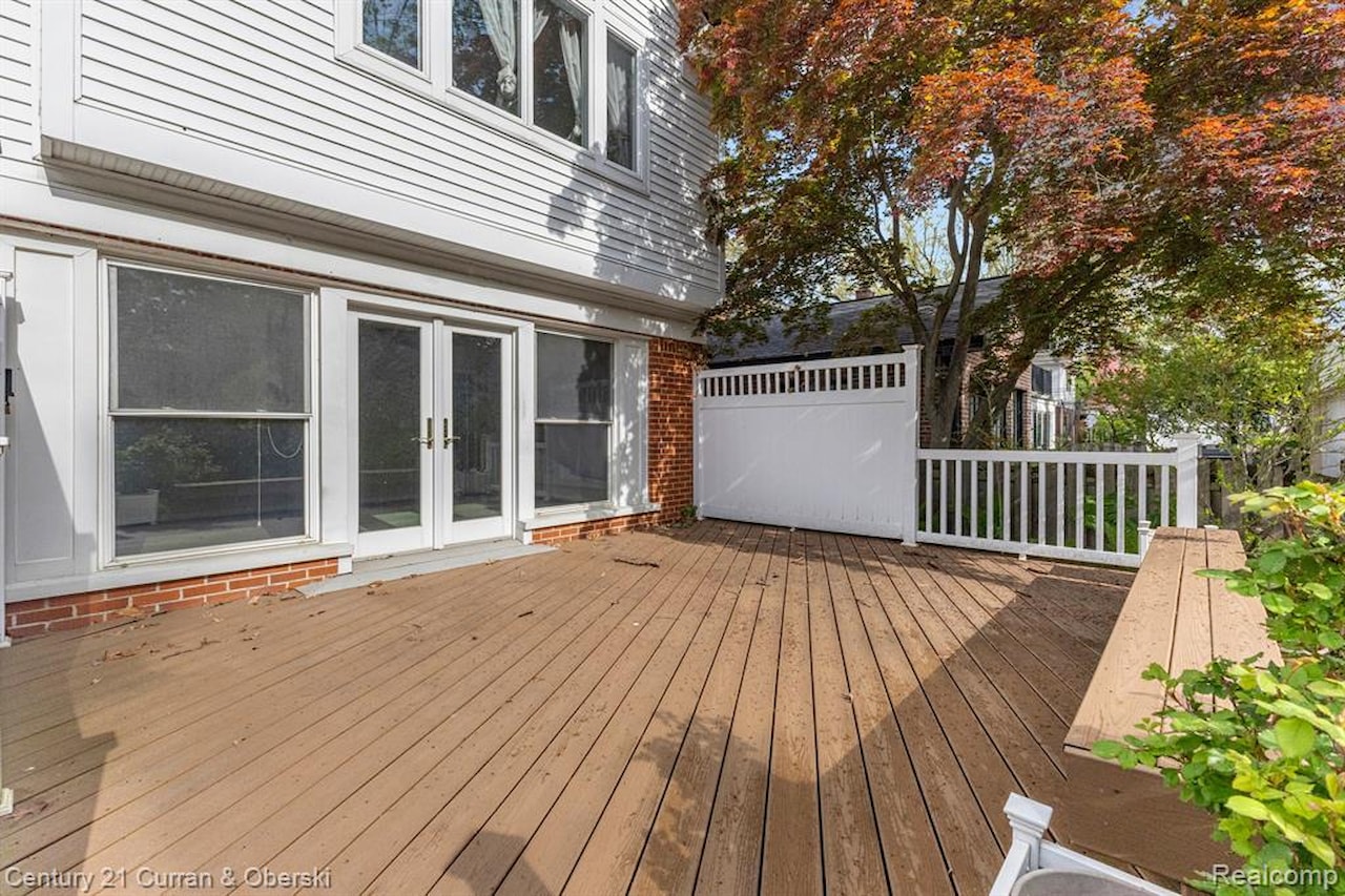 645 Elmwood St in Dearborn, MI Photo 37