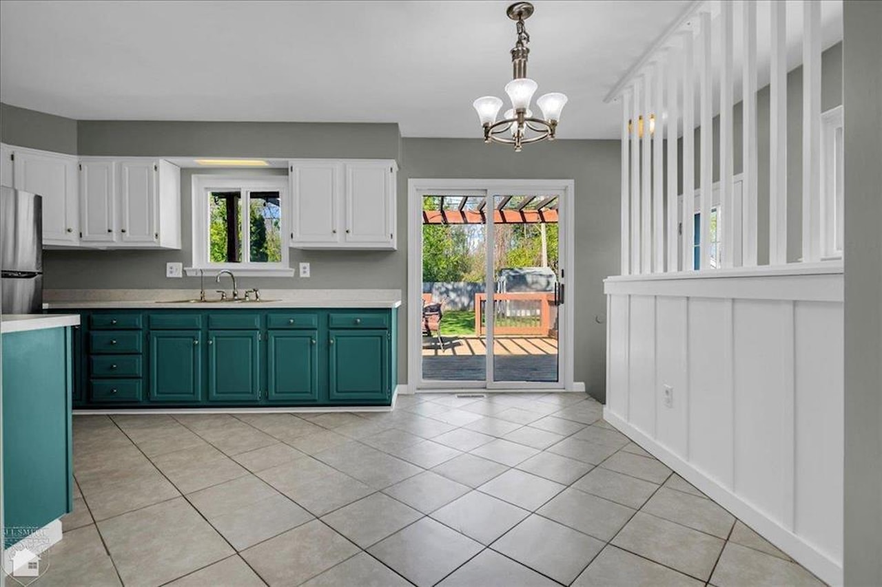 704 Georgia Ave in Marysville, MI Photo 8