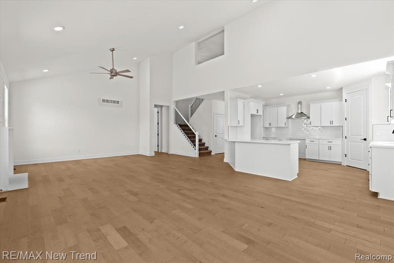 8410 Joseph St in Commerce Twp, MI Photo 11