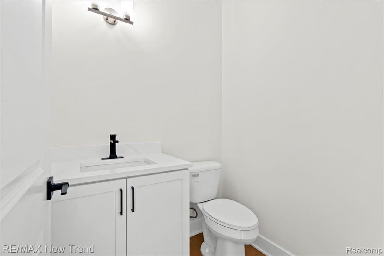 8410 Joseph St in Commerce Twp, MI Photo 21