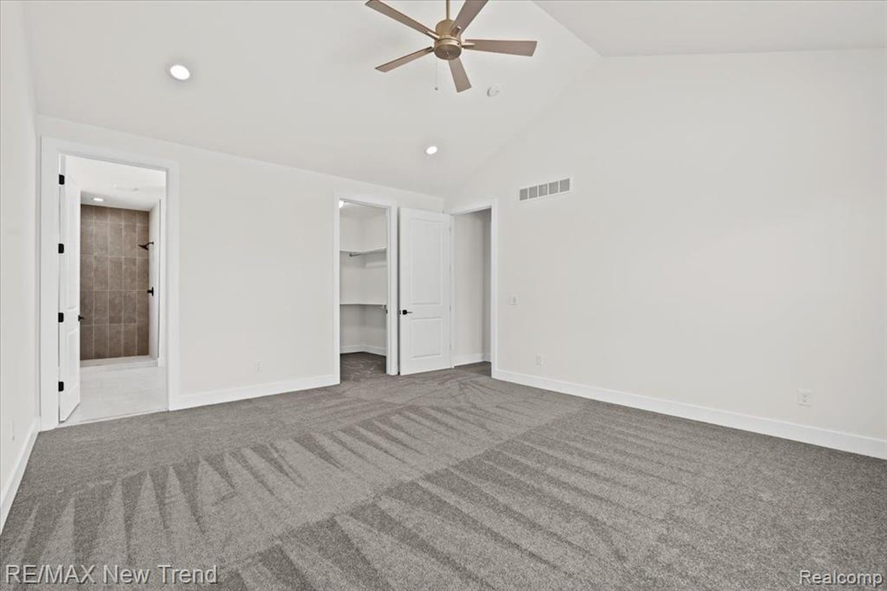 8410 Joseph St in Commerce Twp, MI Photo 23