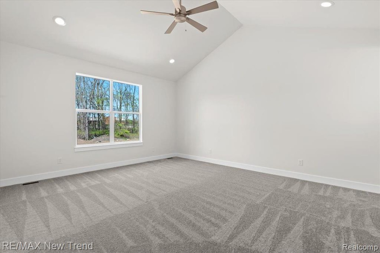 8410 Joseph St in Commerce Twp, MI Photo 22