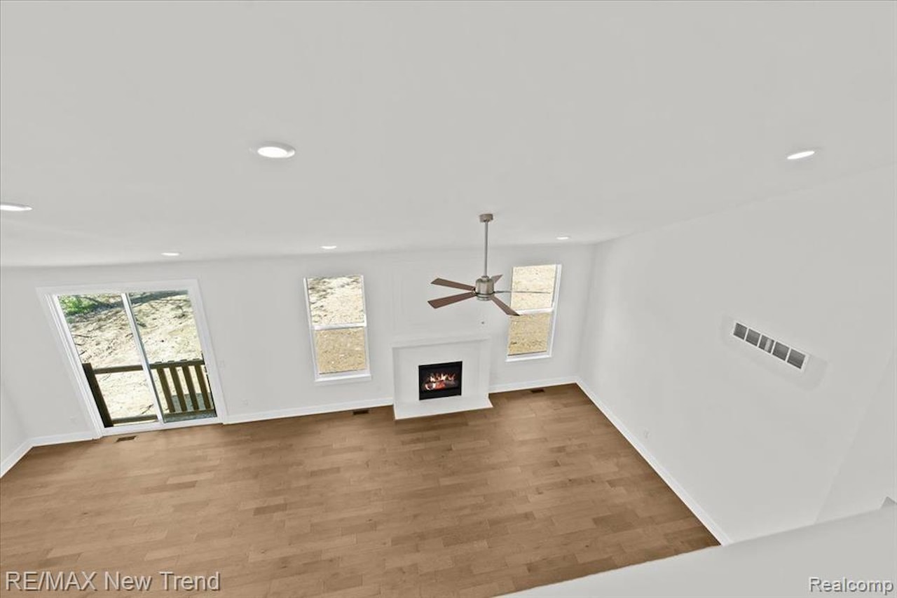 8410 Joseph St in Commerce Twp, MI Photo 30