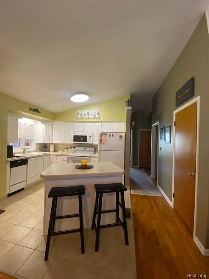 216 Sequoia Dr in Davison, MI Photo 4