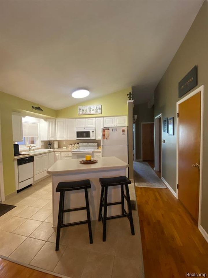 216 Sequoia Dr in Davison, MI Photo 5