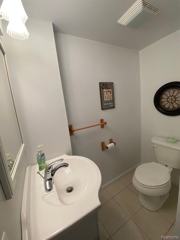 216 Sequoia Dr in Davison, MI Photo 18