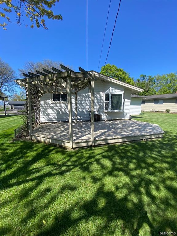 216 Sequoia Dr in Davison, MI Photo 21