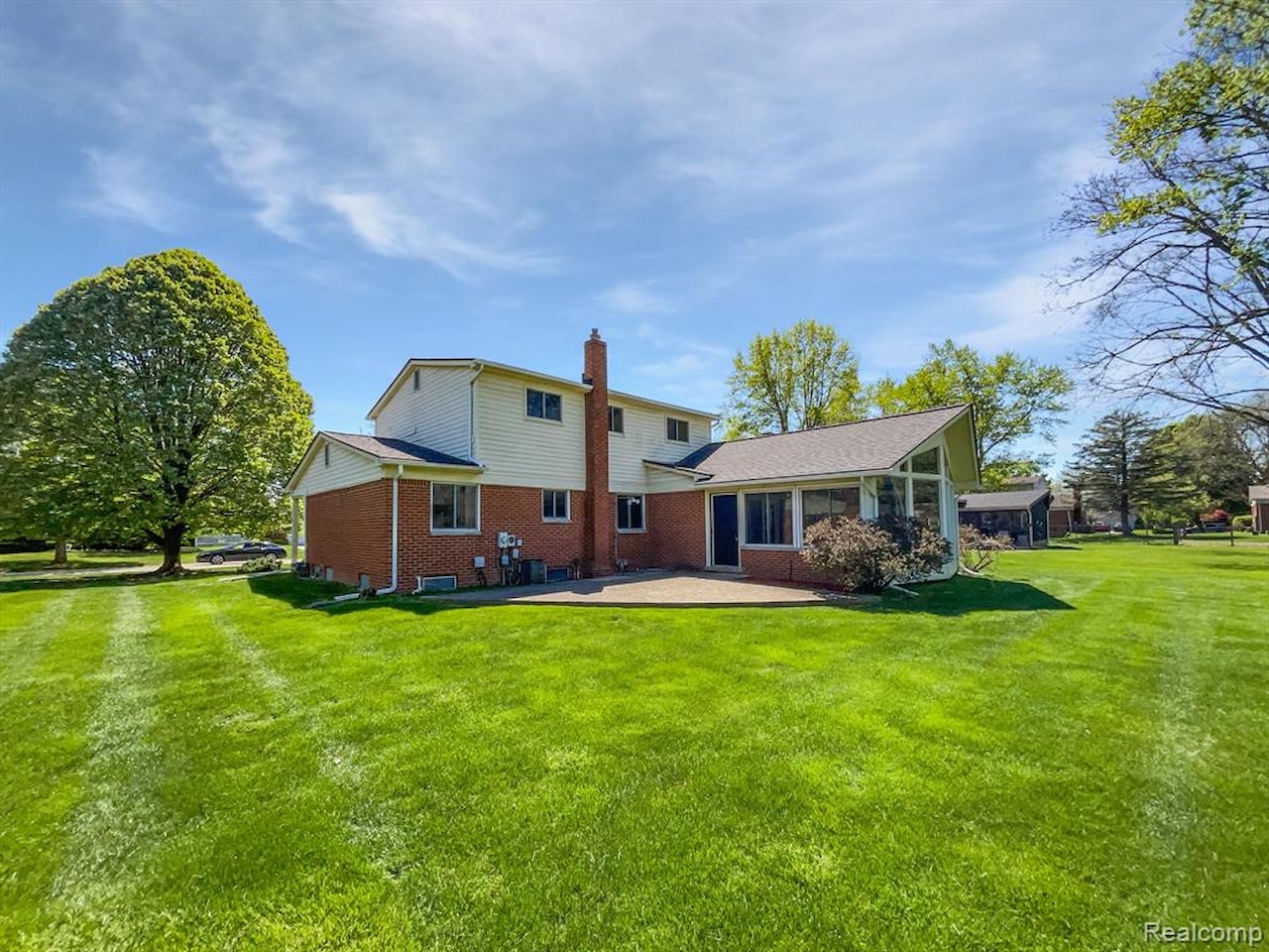 2749 English Dr in Troy, MI Photo 10