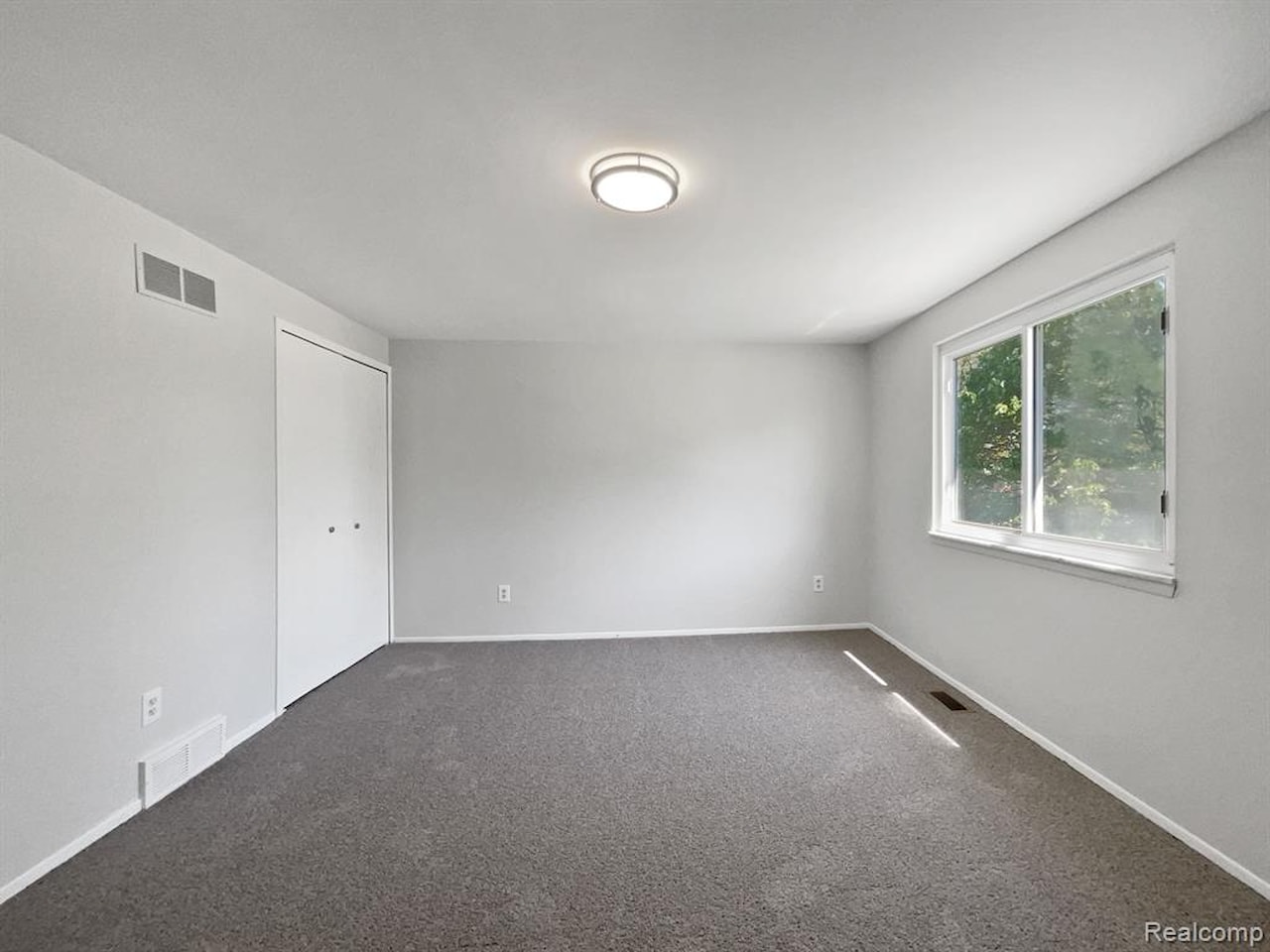 2749 English Dr in Troy, MI Photo 17