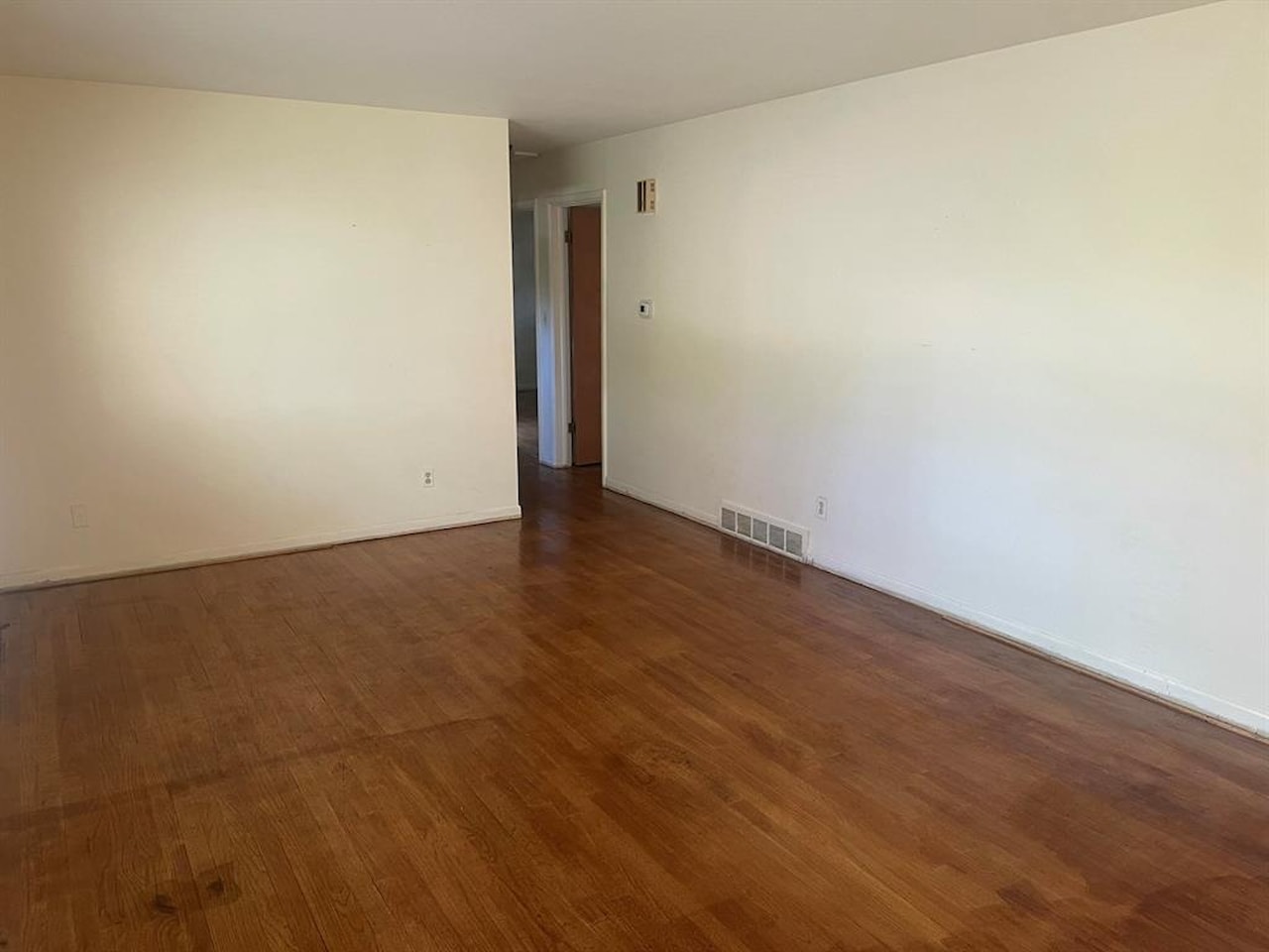 950 Raymond St in Ann Arbor, MI Photo 7