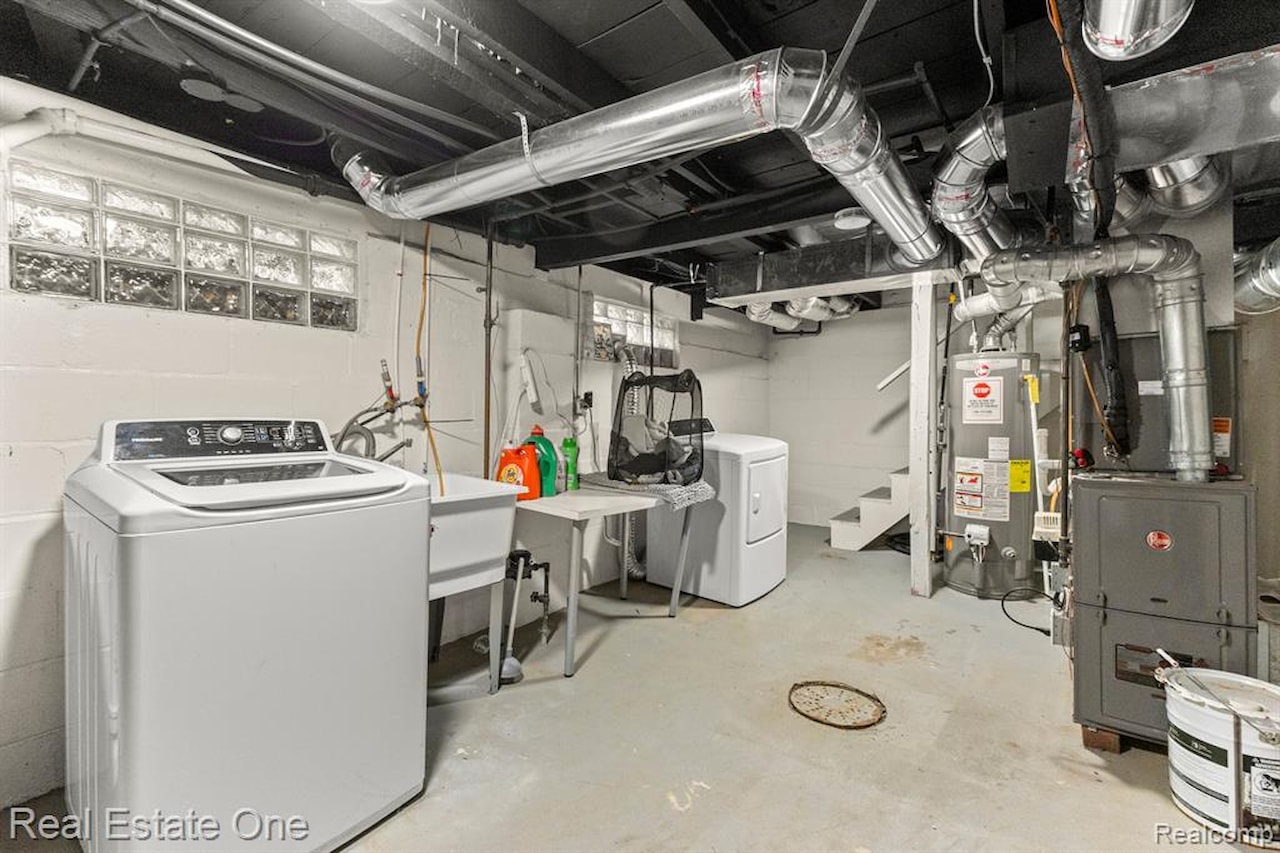 21047 Outer Dr in Dearborn, MI Photo 26