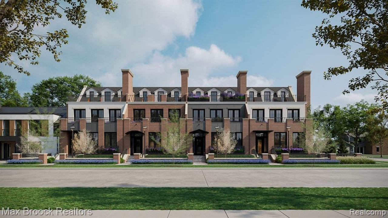 245 Townsend St #Unit 4 in Birmingham, MI