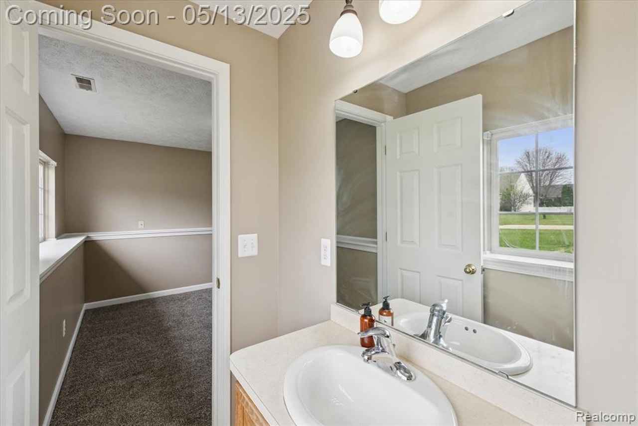 684 Haystack Dr in Linden, MI Photo 15