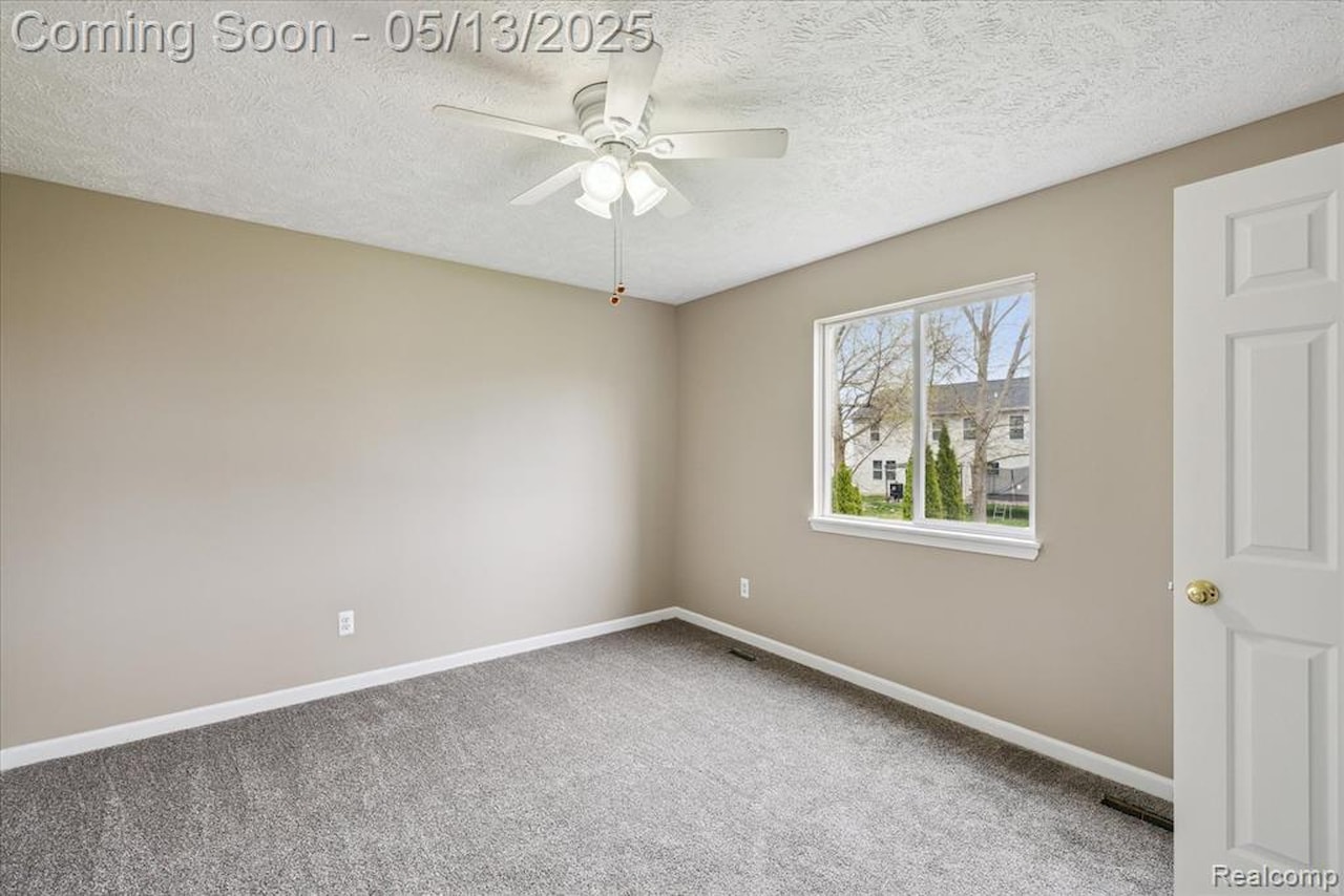 684 Haystack Dr in Linden, MI Photo 20