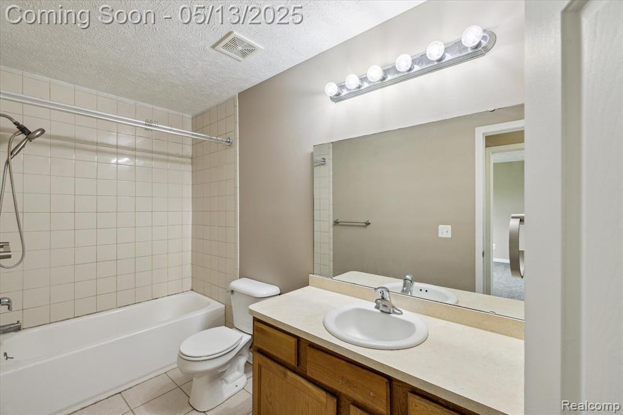 684 Haystack Dr in Linden, MI Photo 22
