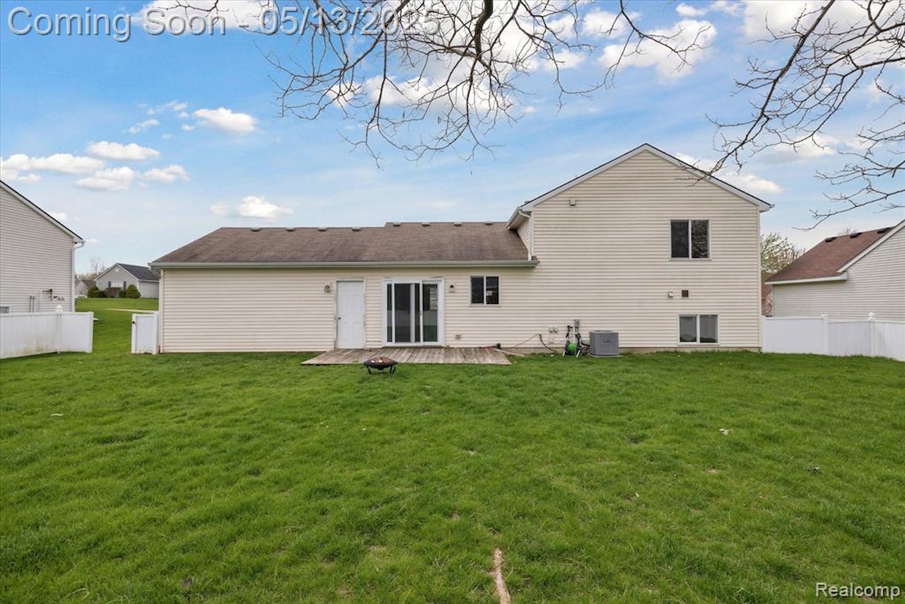 684 Haystack Dr in Linden, MI Photo 26