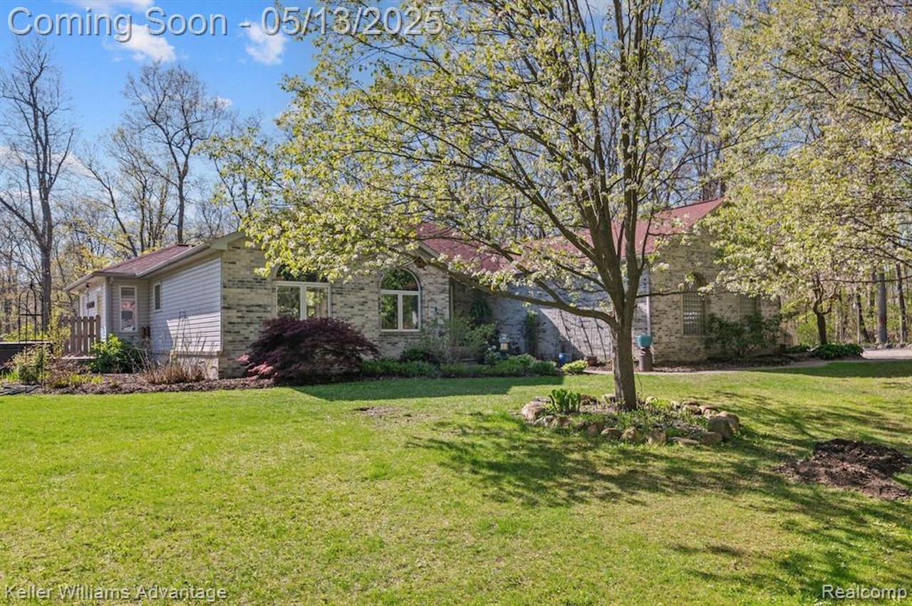 3370 Breezewood in Brandon Twp, MI Photo 2
