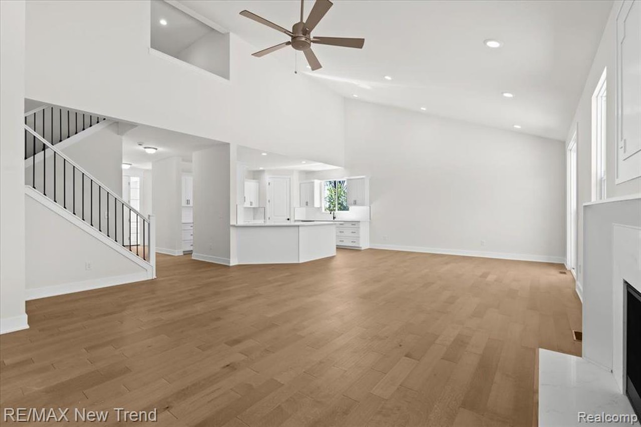 8410 Joseph St in Commerce Twp, MI Photo 9