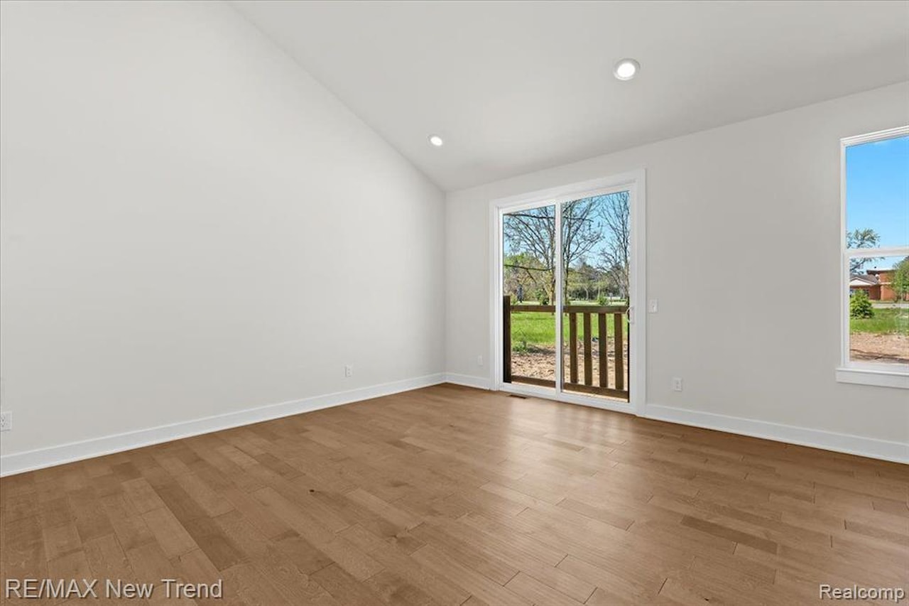8410 Joseph St in Commerce Twp, MI Photo 10