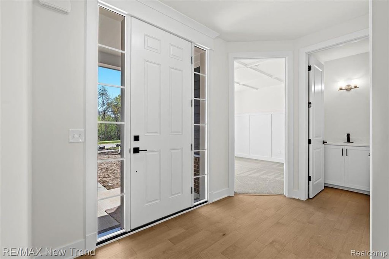 8410 Joseph St in Commerce Twp, MI Photo 5