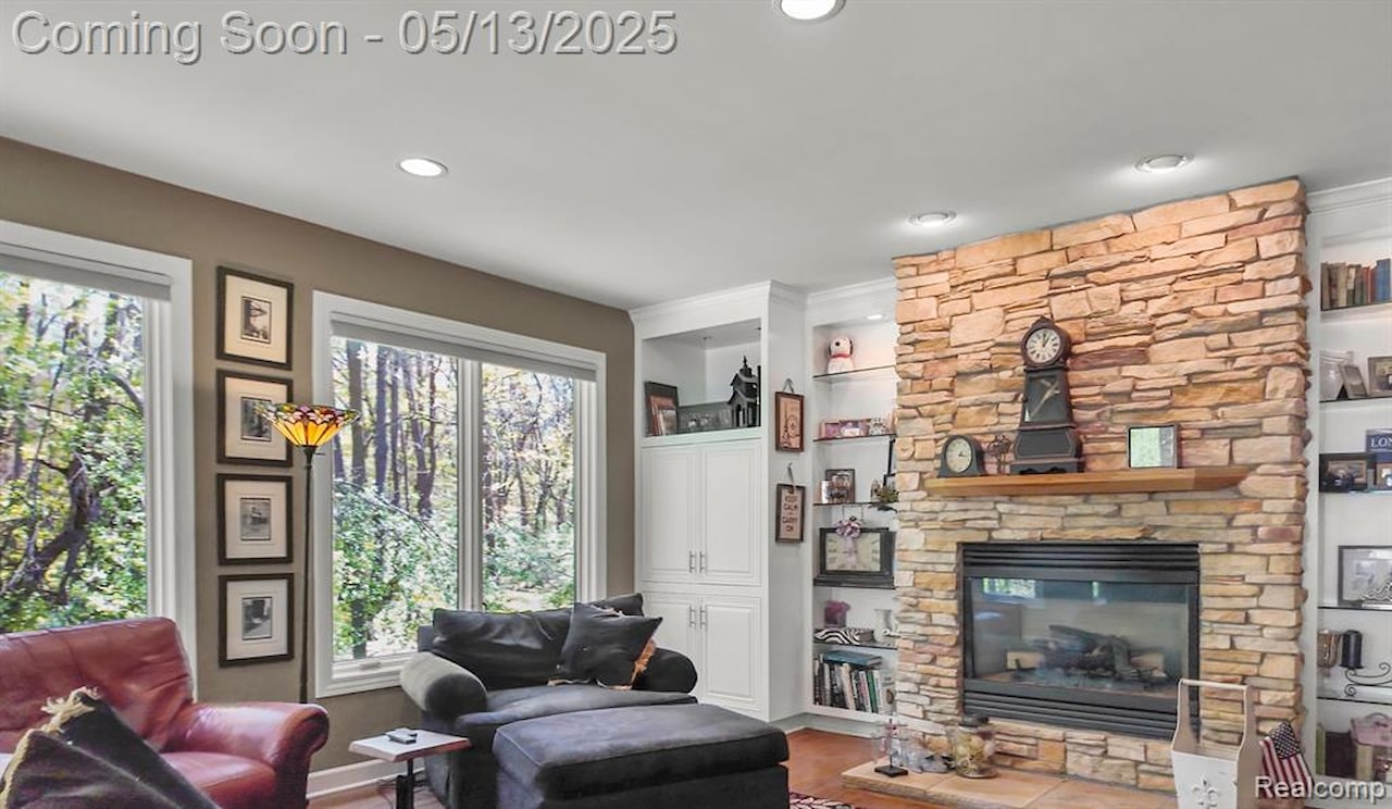 1293 Huntcliff in Milford Twp, MI Photo 21