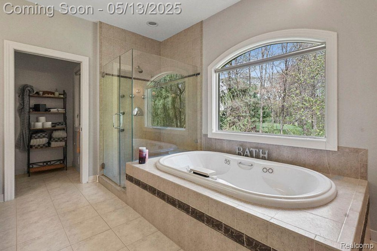 1293 Huntcliff in Milford Twp, MI Photo 30