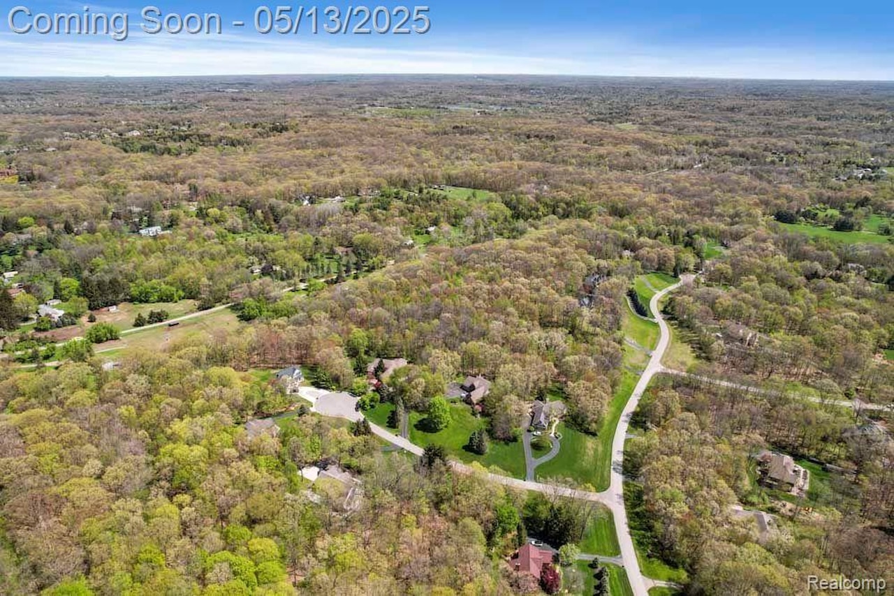 1293 Huntcliff in Milford Twp, MI Photo 38