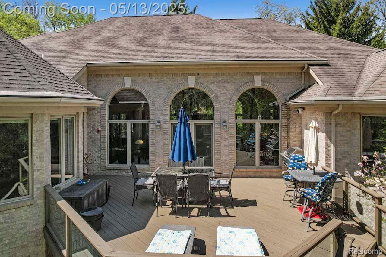 1293 Huntcliff in Milford Twp, MI Photo 42