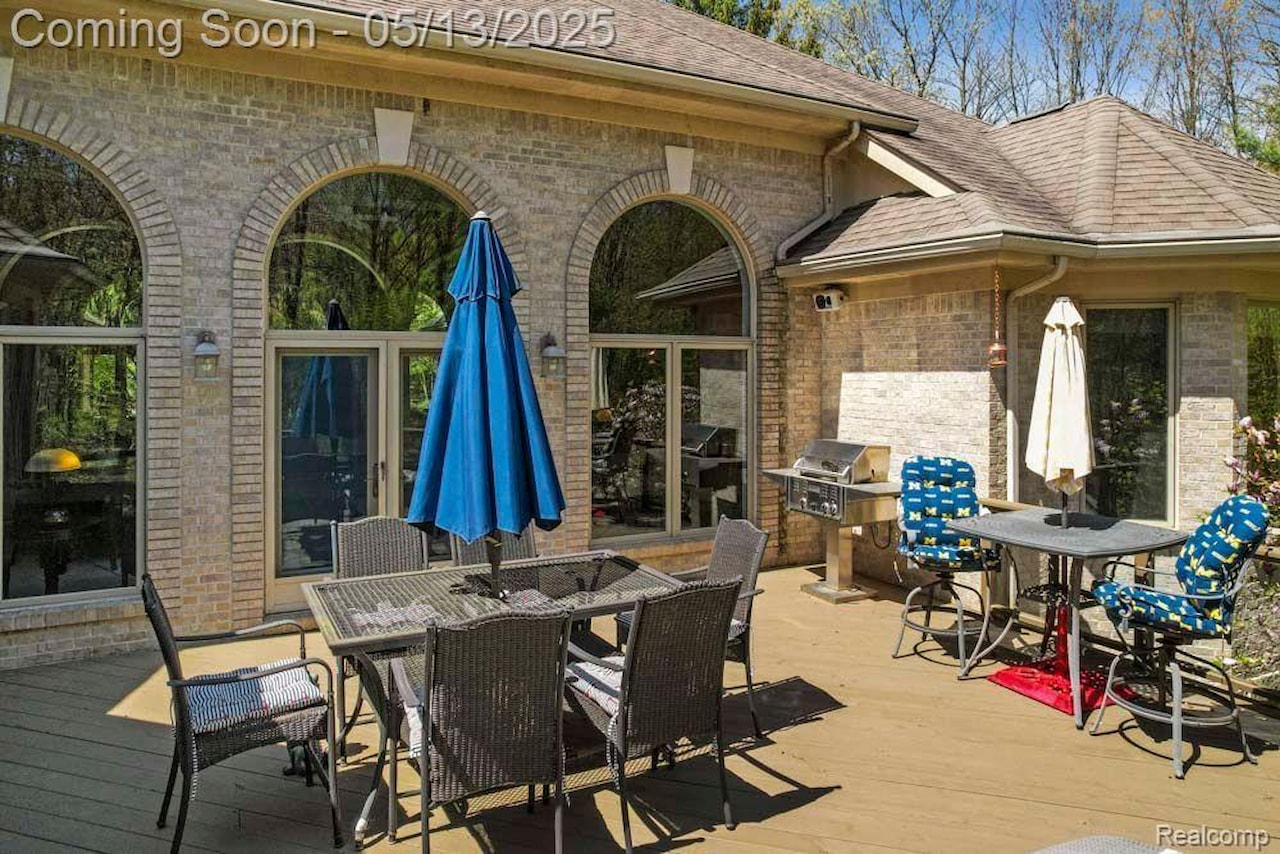 1293 Huntcliff in Milford Twp, MI Photo 43