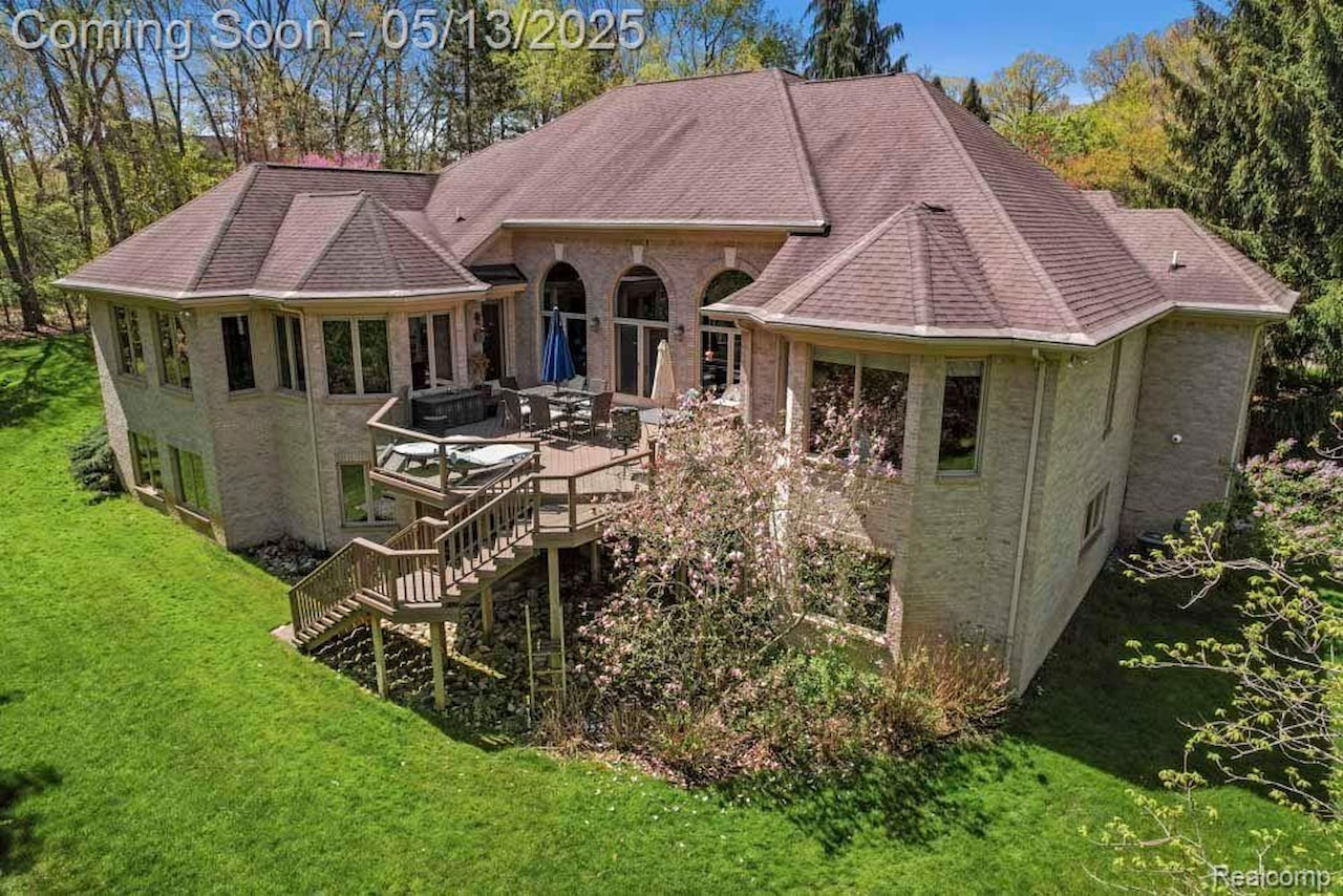 1293 Huntcliff in Milford Twp, MI Photo 45