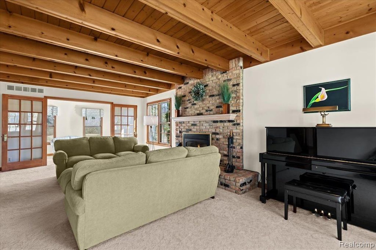 9150 Chubb Rd in Salem Twp, MI Photo 5