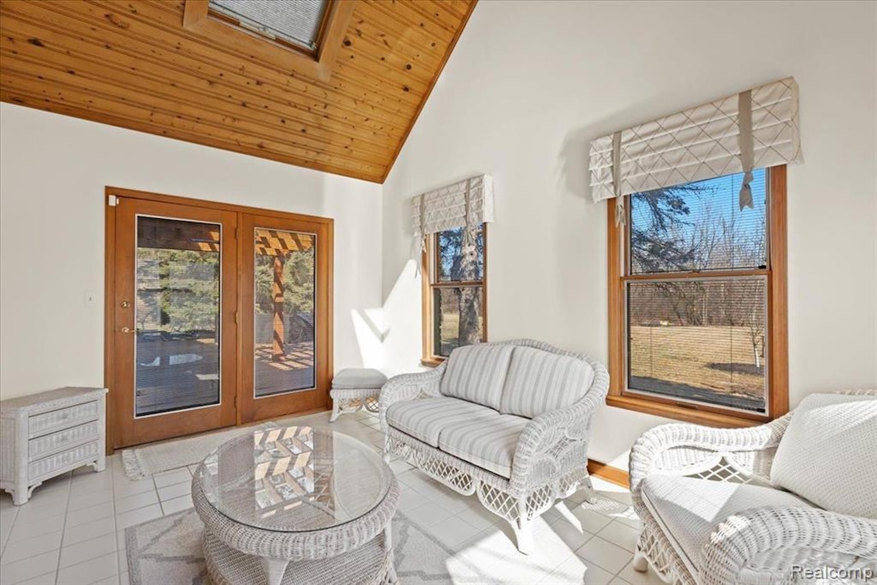 9150 Chubb Rd in Salem Twp, MI Photo 10