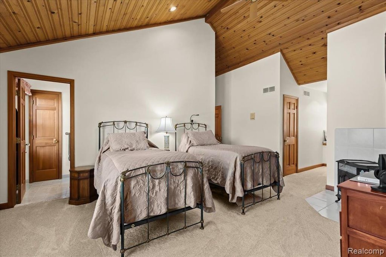 9150 Chubb Rd in Salem Twp, MI Photo 22