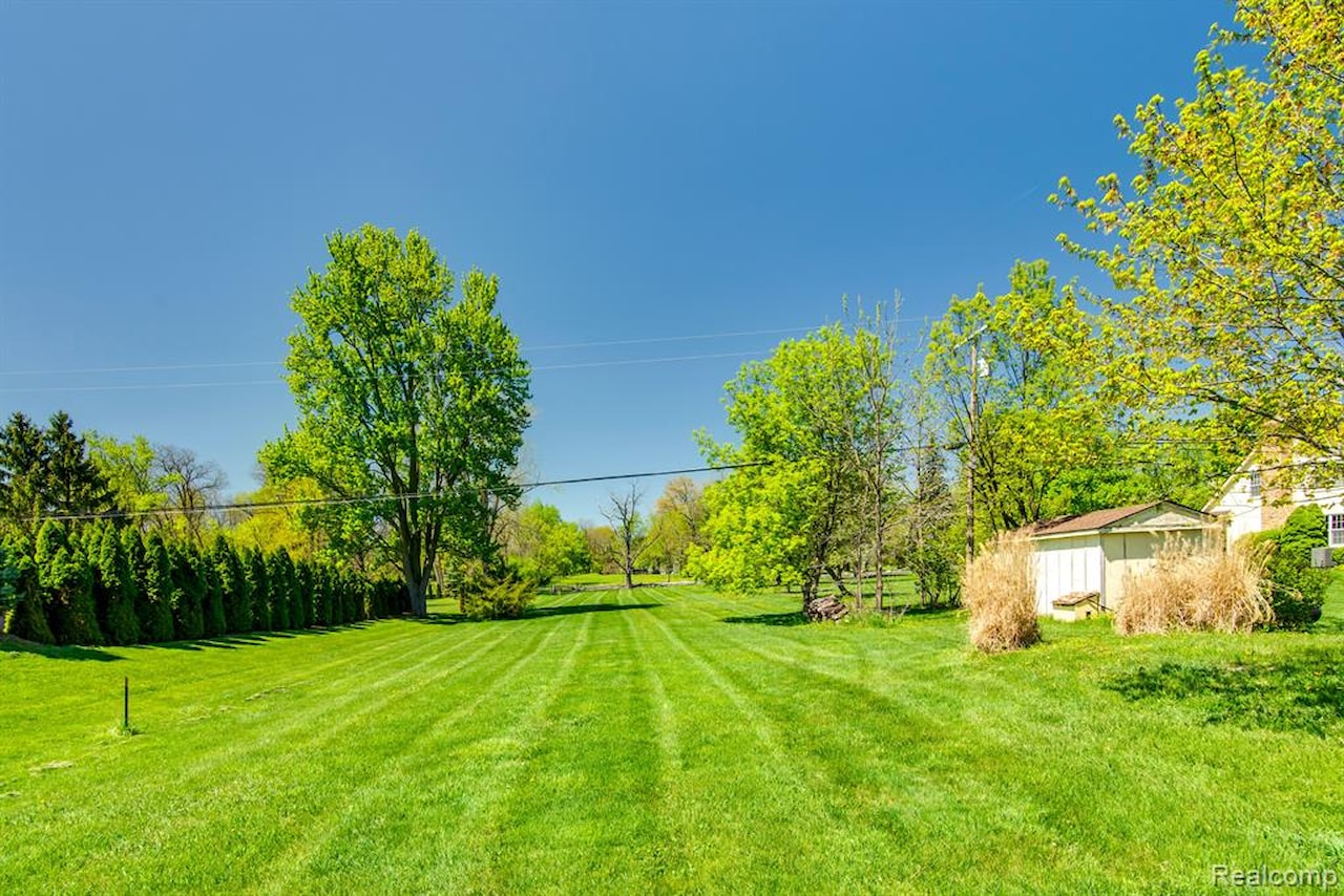 9150 Chubb Rd in Salem Twp, MI Photo 47
