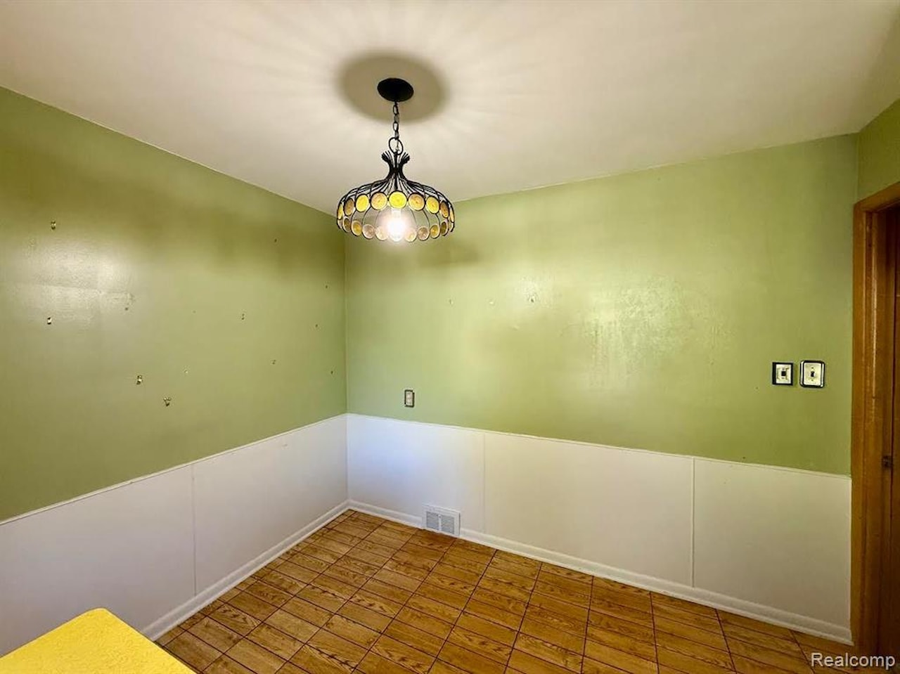 21911 Kenosha St in Oak Park, MI Photo 10