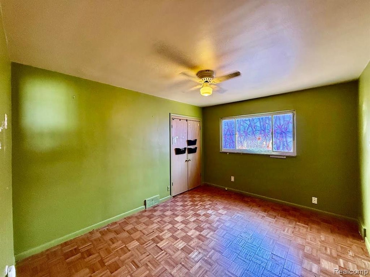 21911 Kenosha St in Oak Park, MI Photo 12