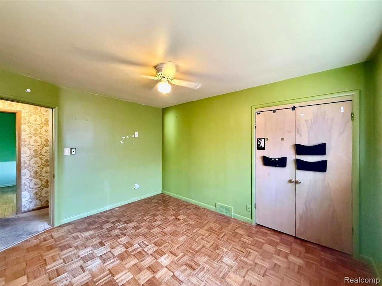 21911 Kenosha St in Oak Park, MI Photo 17