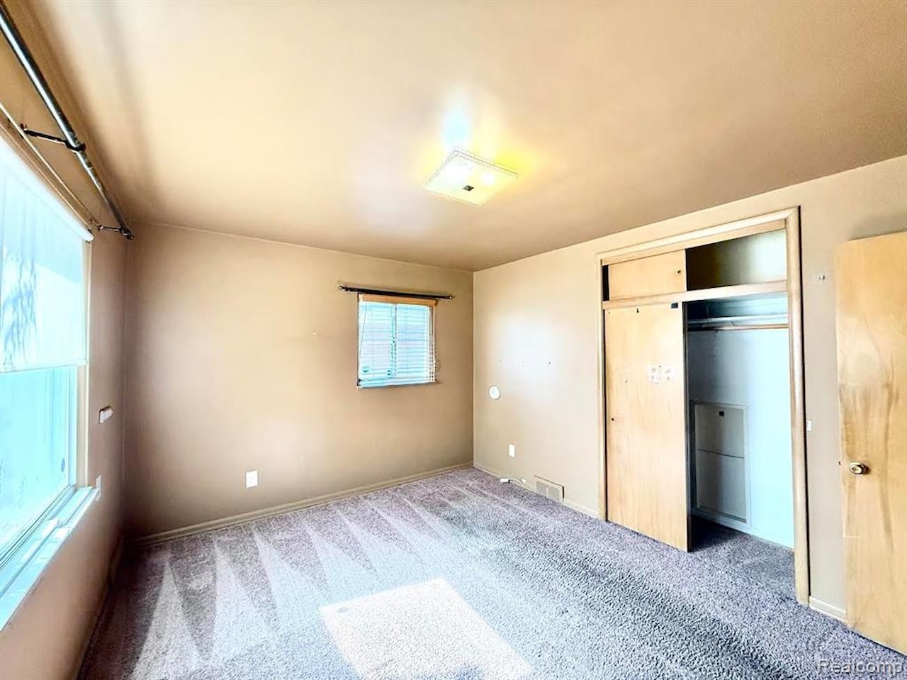 21911 Kenosha St in Oak Park, MI Photo 22