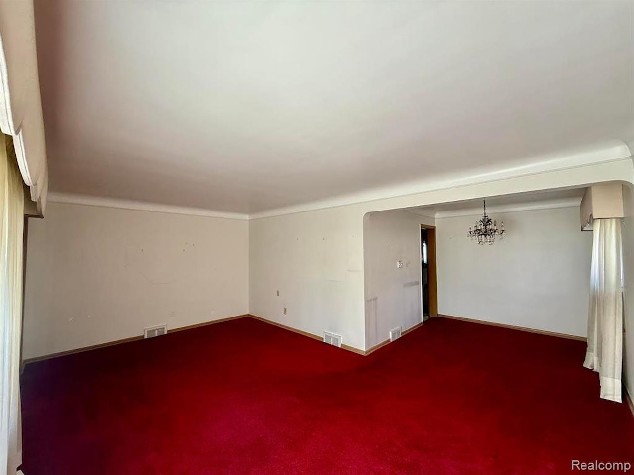 21911 Kenosha St in Oak Park, MI Photo 6