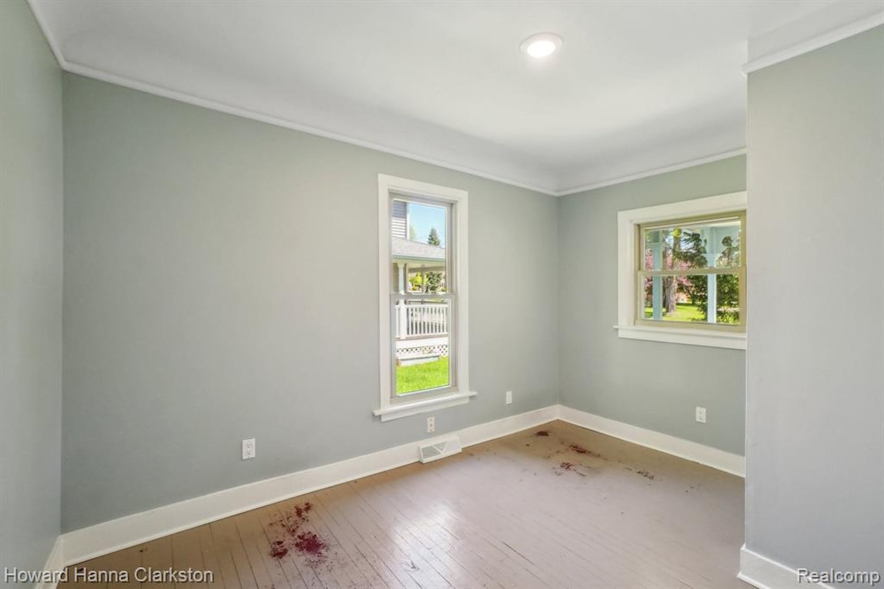 505 N Adelaide St in Fenton, MI Photo 15