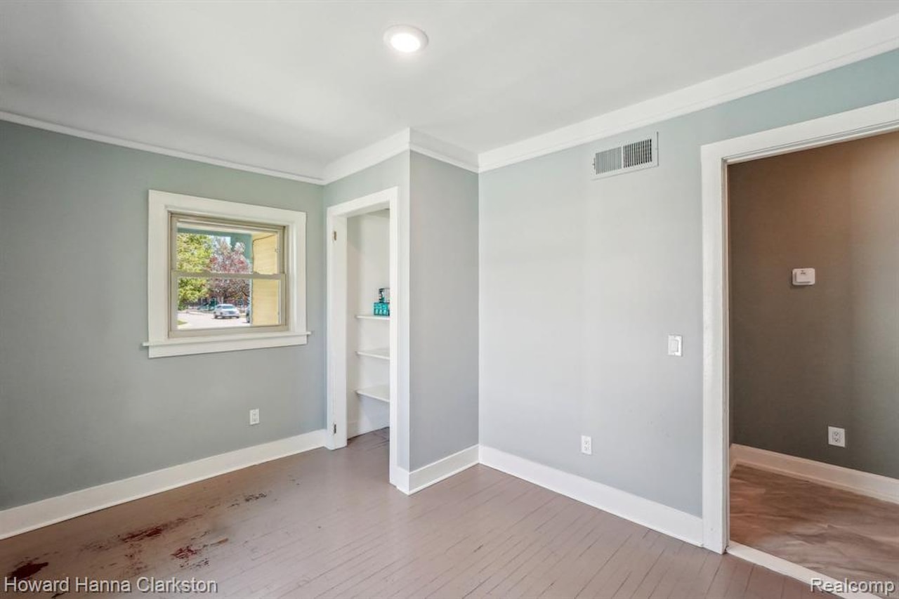 505 N Adelaide St in Fenton, MI Photo 16