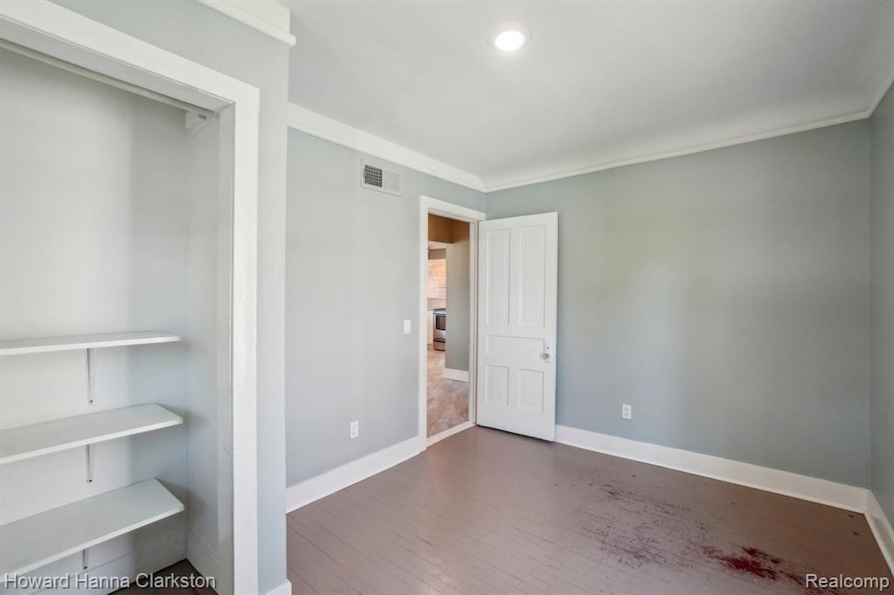 505 N Adelaide St in Fenton, MI Photo 17