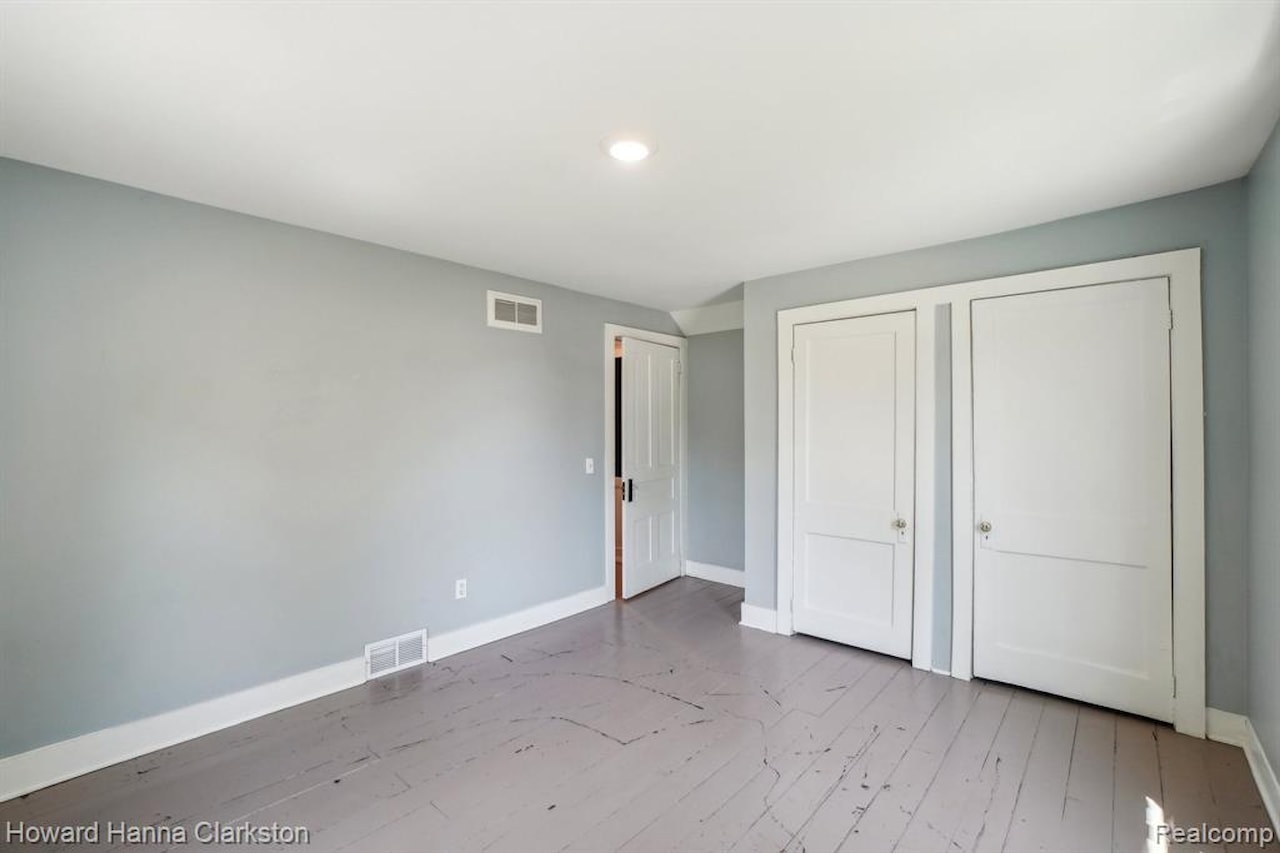 505 N Adelaide St in Fenton, MI Photo 20